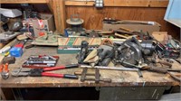 Table lot of garage tools, includes handsaw,