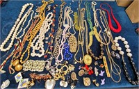 11 - LARGE LOT OF COSTUME JEWELRY (D11)