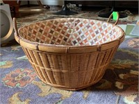 LARGE LINED HANDLED BASKET