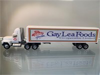 Ertl 1/64 Gay Lea Semi Truck