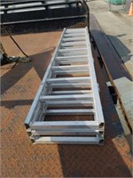Aluminum folding ramp