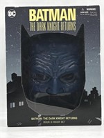 Batman: The Dark Knight Returns Book & Mask Set