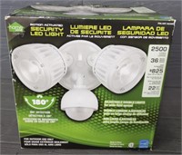 New In Pkg Motion Activated Led Light