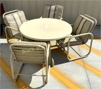4 Patio Chairs & Table