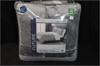 KING SIZE COMFORTER SET - REVERSABLE- GREY?