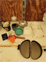 Miscellaneous kitchen lot