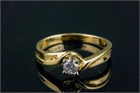 18kt Yellow & White Gold 0.19ct Diamond Ring