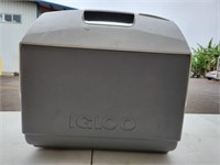 Igloo Playmate Cooler / Lunch Box