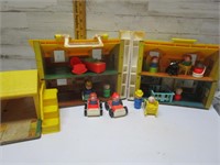 FISHER PRICE LITTLE PEOPLE & HOUSE - HINGE IS