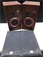 PAIR OF CERWIN VEGA RE 20 SERIES HOME SPEAKERS