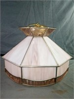 Beautiful Stained Glass Style Lamp Measures 16"