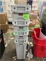 (4) Rubbermaid 28 Gallon Trash Cans