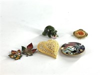 Lot including a Barbara Lavelle pin, 2 gorgeous Ma