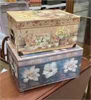 One pair of nice storage boxes with floral