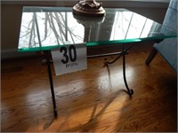 GLASS TOP ACCENT TABLE   26 X 16 X 18