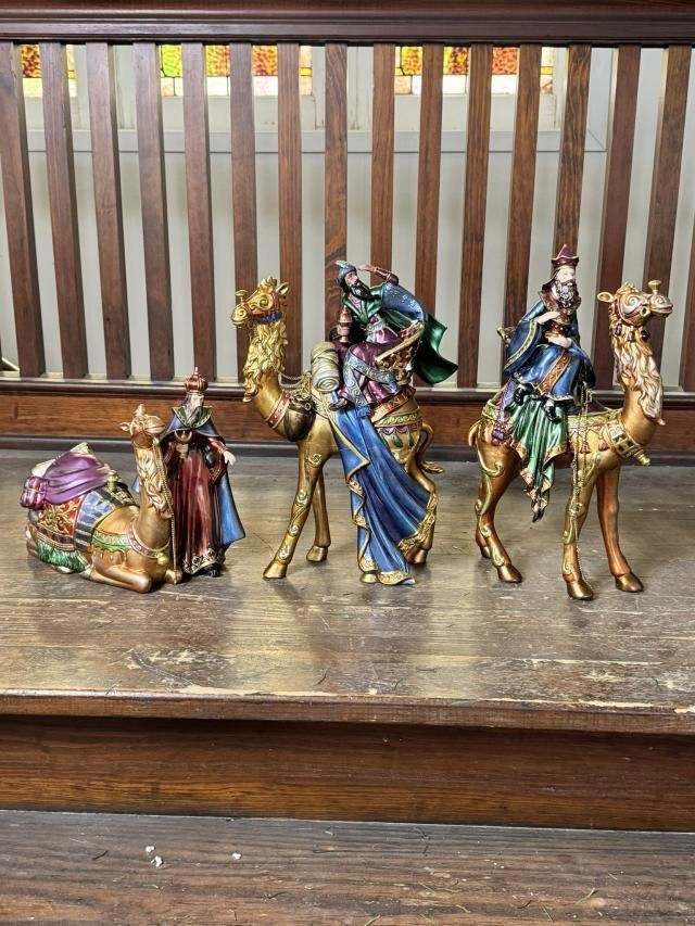 3 Wise Men Figurines some damage