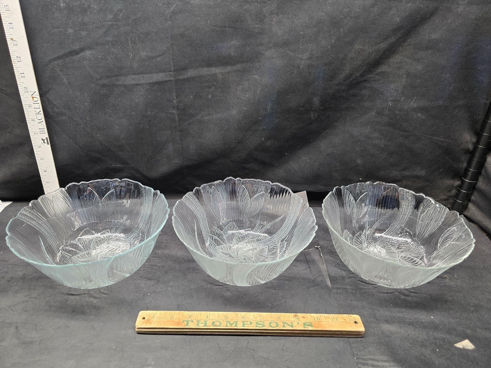 3 bowls Canterbury by Arcoroc