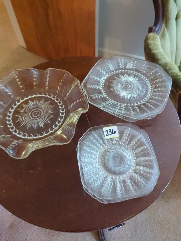 7 pc clear glass pieces. Bowl, small plates,