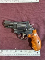Smith & Wesson model 29–3 44 magnum