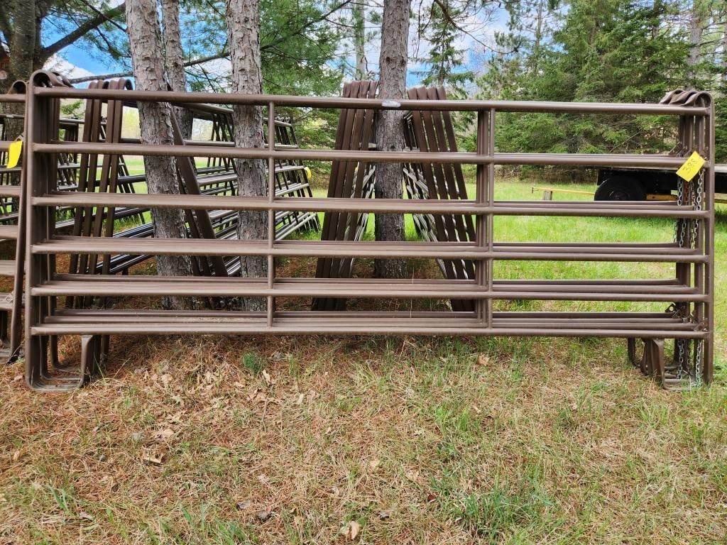 PrieFert corral sections (4) 12' x 5'2", no gate