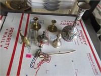 ASSORTED BRASS AND OTHER SMALL ITEMS