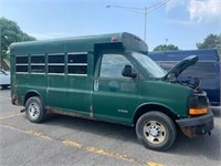 06 Chevrolet G3500 Express  Van GR 8 cyl  Started