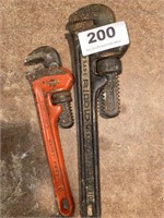 2 Rigid pipe wrenches