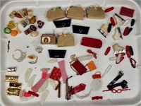 ASSORTED LOT OF VINTAGE BARBIE ACCESSORIES