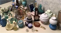 LOT OF AVON ITEMS