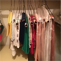 LOT OF TABLE CLOTHES