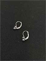 14k earrings 0.9g