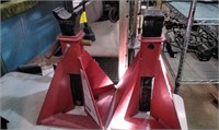 2.   6  ton jack stands