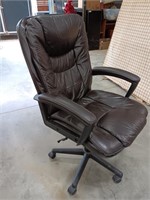 Office chair 24x25x44 , height adjustable