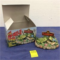 The Bud-Weis-Er Frogs "Boy Meets Girl" Figurine