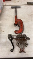 Pipe Cutter With Top Screw Bench Chain Vise