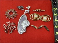 Vintage Art Deco Brooches