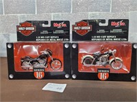 2 Harley Davidson model bikes