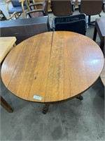 Round Oak Kitchen Table 45"x30" Tall