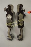 DOUBLE MOUNTED WESTERN SPURS WITH ARROW SHANK
