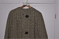 VINTAGE WOMAN'S WOOL COAT WITH MATCHING SCARF