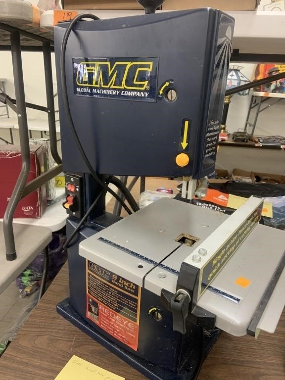 GMC 9 inch Band Saw  - Powers On