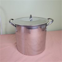 Stainless Lided Pot 8"D 9"W