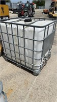 Used 250 Gallon Water Tank With Pallet