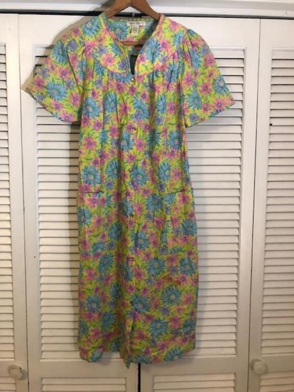VINTAGE EMILY STACY FLORAL HOUSECOAT SMALL