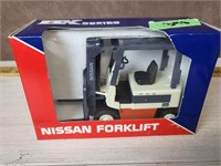 1/24 scale nissan forklift