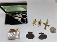 ANTIQUE LOT OF JEWELRY, WATCH KEYS, CUFF LINKS,