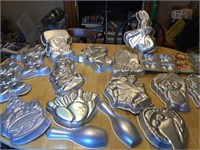 18 character cake molds
