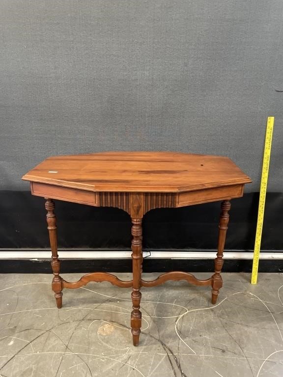 Vintage 4 Leg 8 Sided Lamp Table