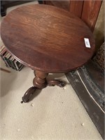 Wood round table, Damaged leg