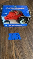 1/16 ERTL Ford 621 Workmaster tractor